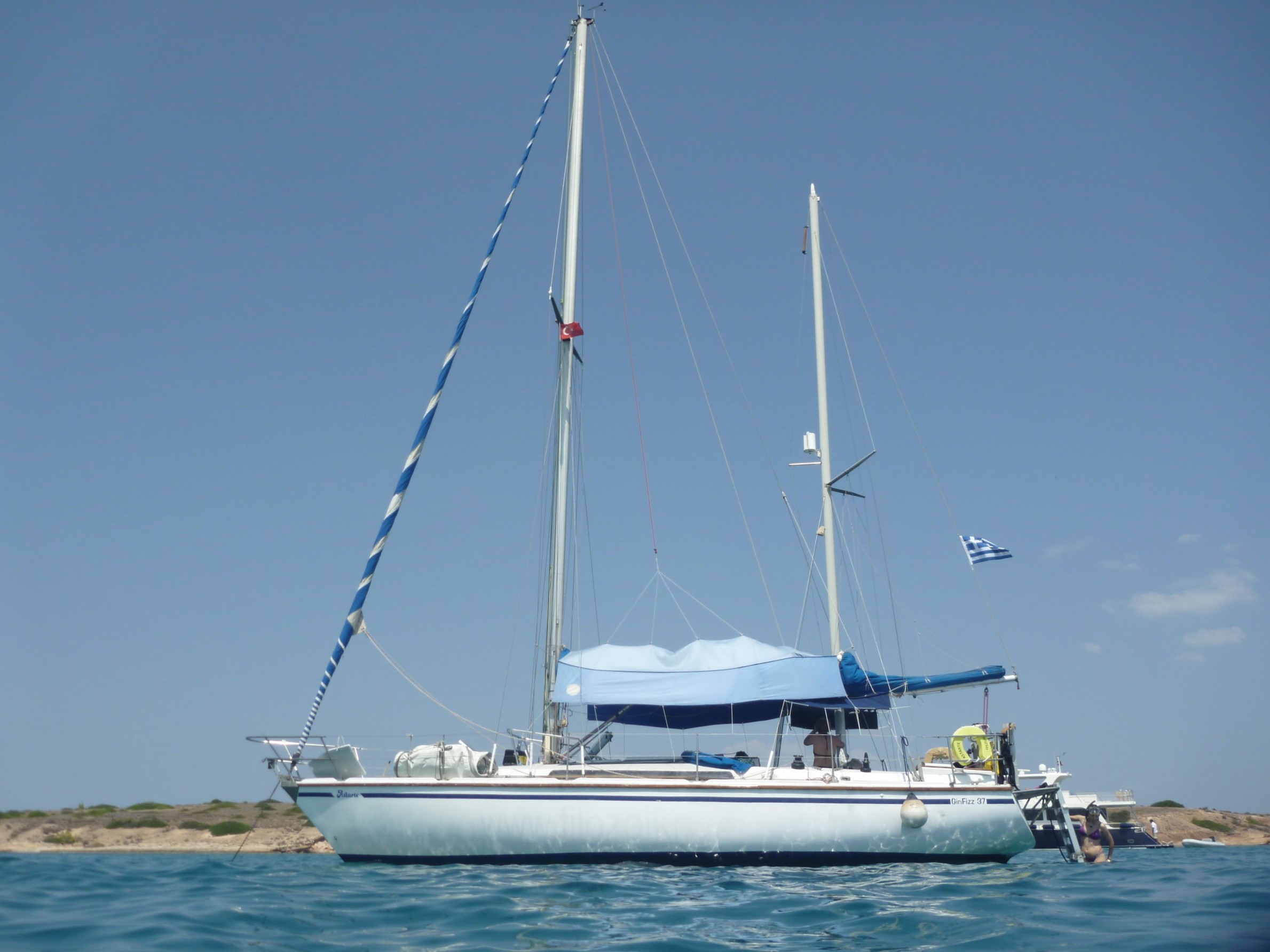 Exterior 8