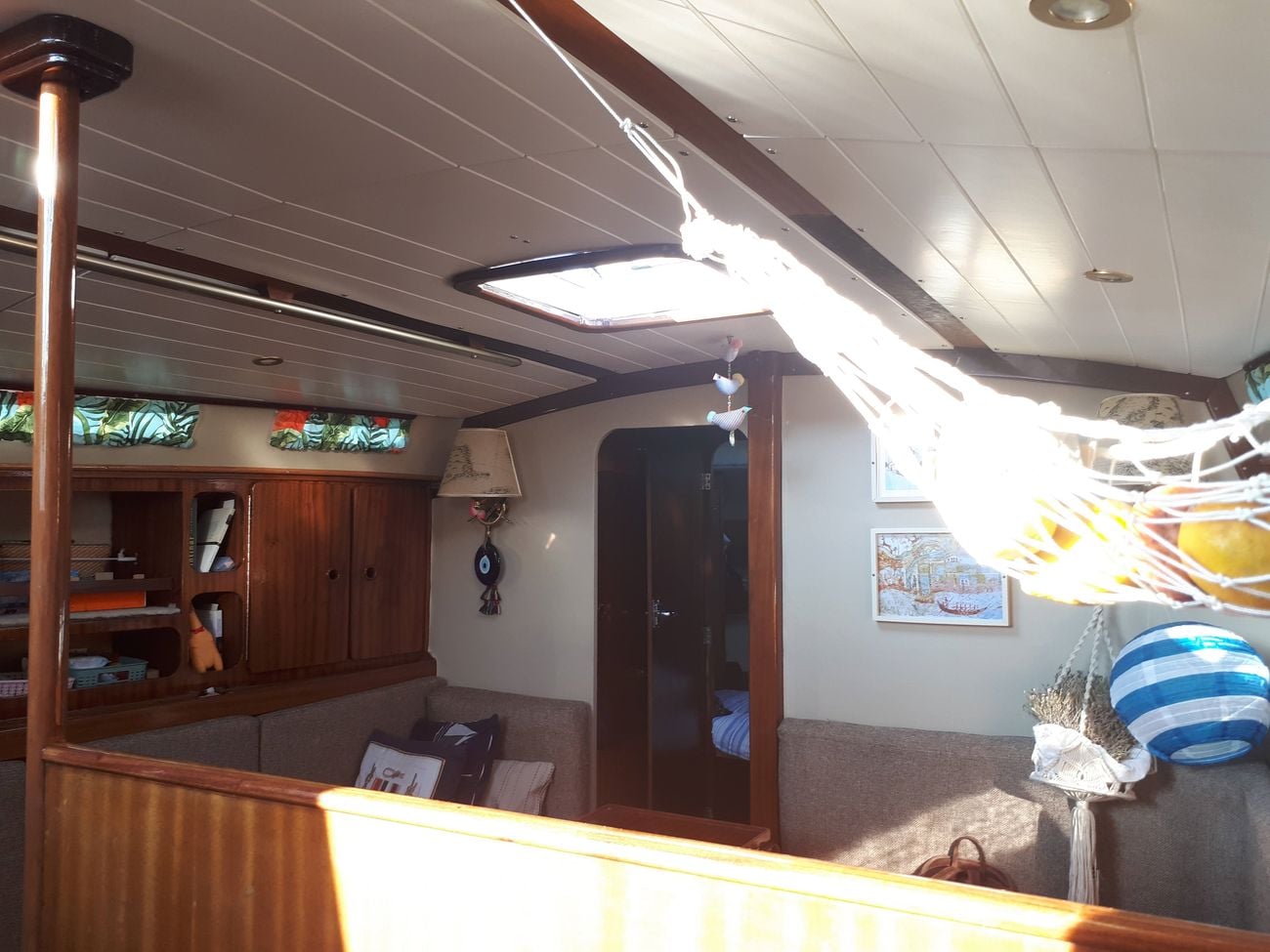 Interior 4
