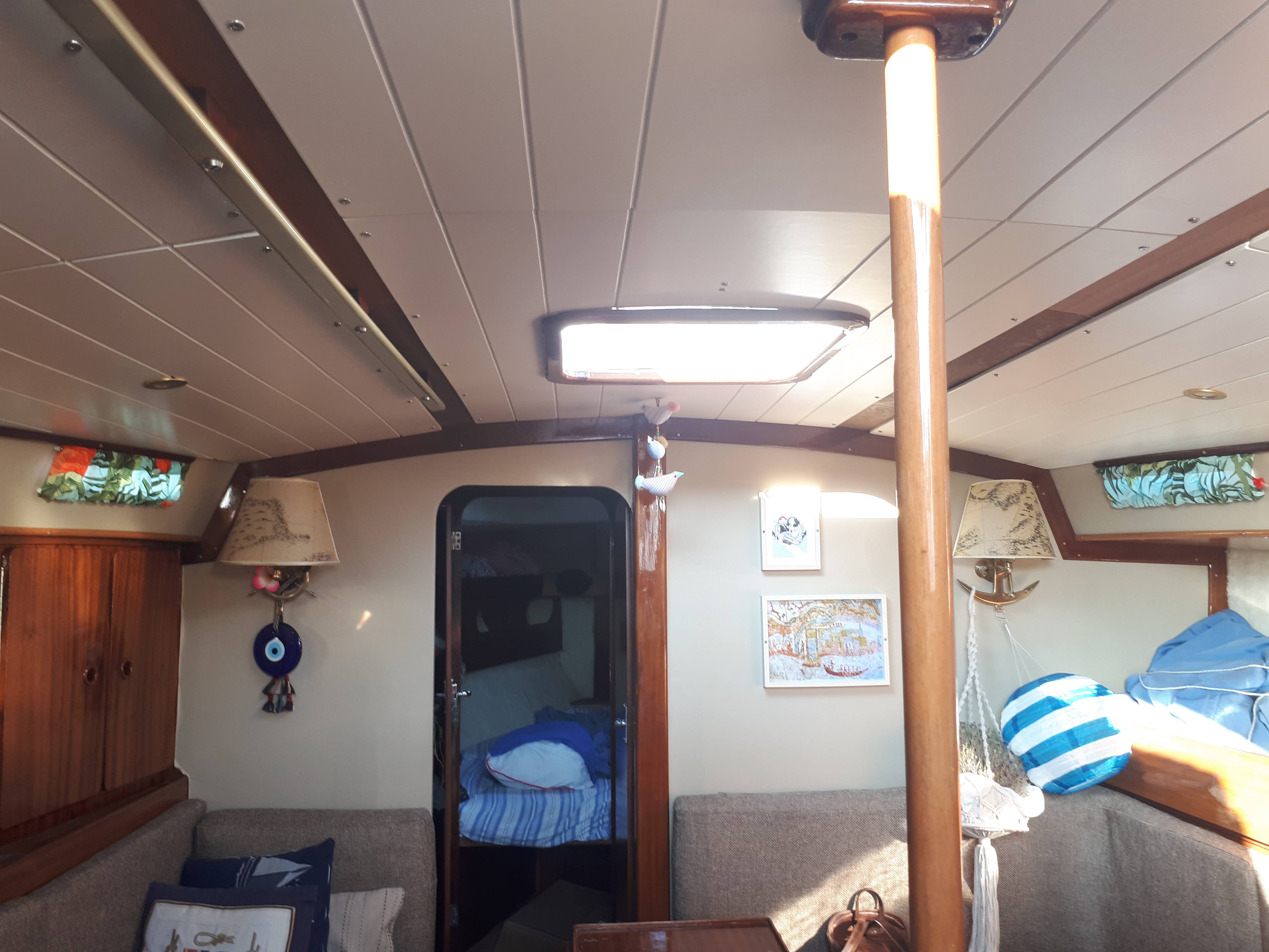 Interior 9