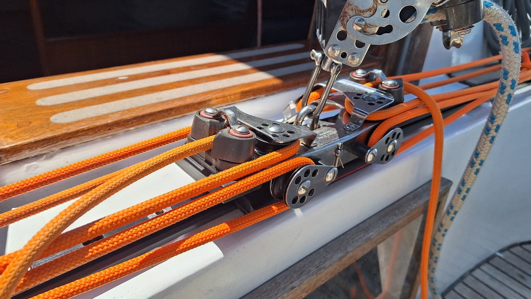 Harken mainsail track