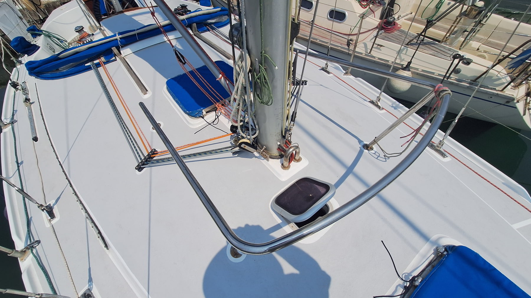 Mast, rigging & deck — progress photo 2 of 19