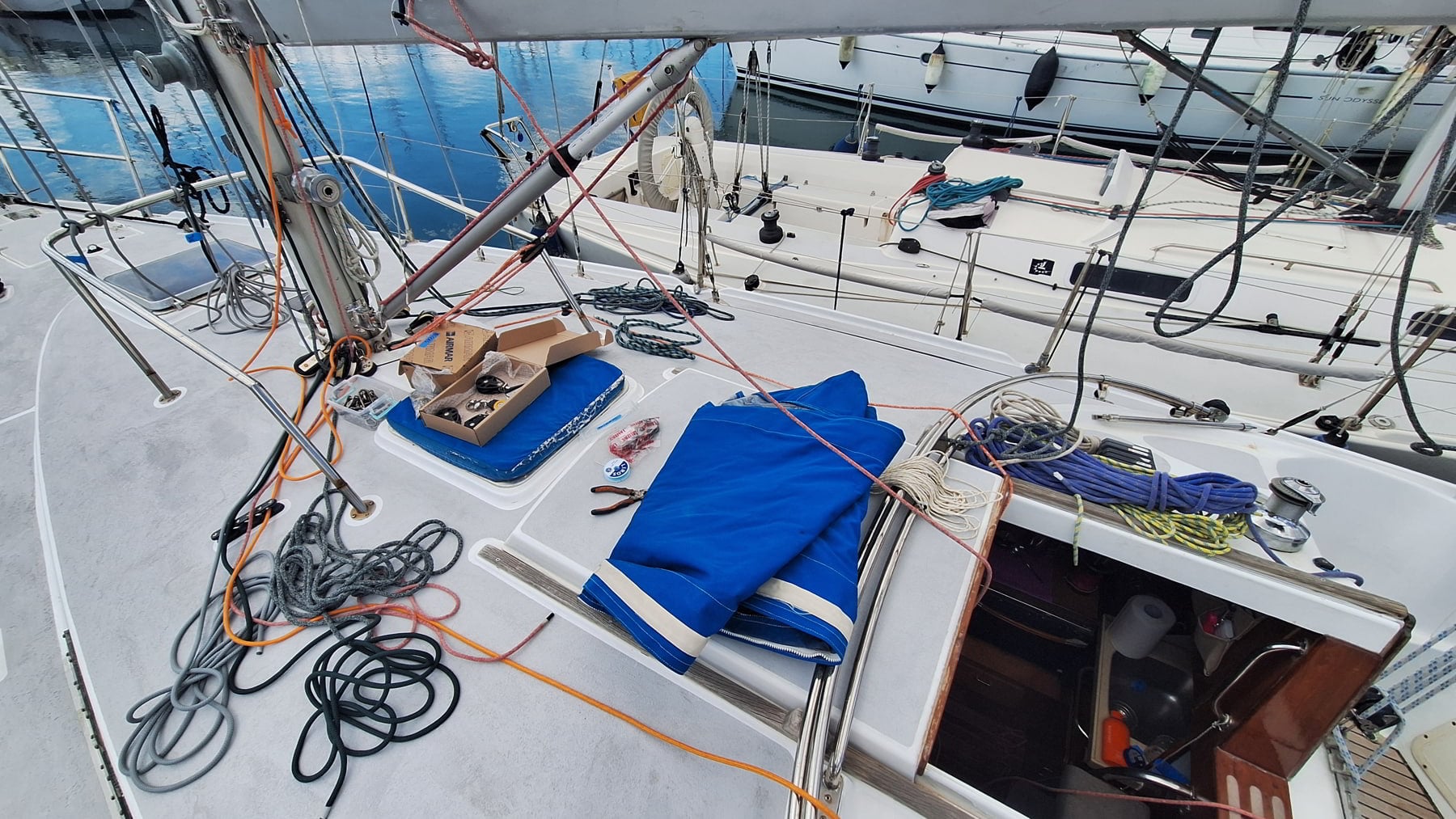 Mast, rigging & deck — progress photo 16 of 19